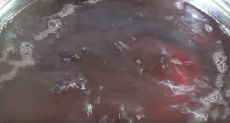 Сварете сиропа за 5 минути.