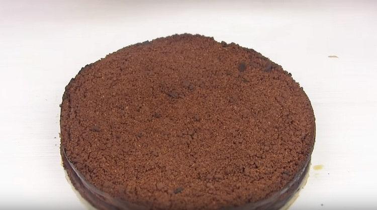 Пайът с кралска извара трябва да бъде напълно охладен.