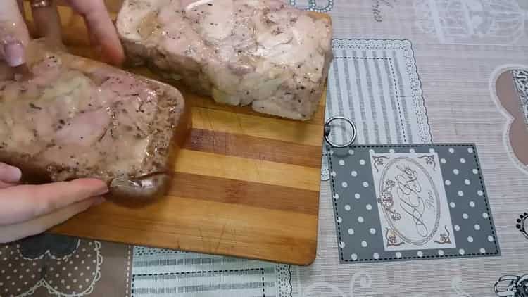 За да направите пилешка шунка у дома, пригответе всичко необходимо