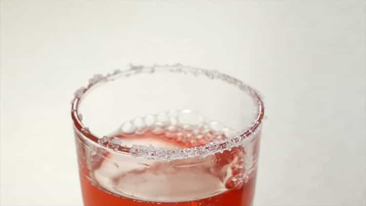 Гледайте как да направите замразен компот от ягоди