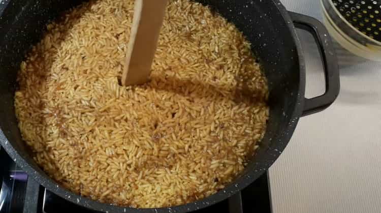 За да приготвите свински пилаф по проста рецепта със снимка, подгответе съставките