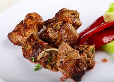 Cum se face un kebab într-un aragaz lent: 5 sfaturi utile și 4 rețete excelente!