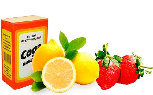 Bicarbonato de sodio, limón y fresas