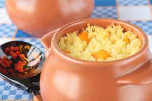 Garnitură rusă reală din dovleac și mei