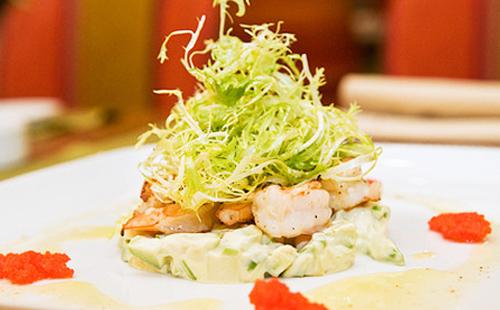 Salată luxuriantă și salată de pui