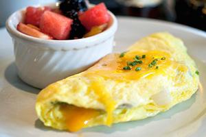 Omelette sucrée aux abricots secs