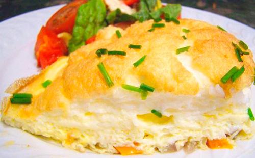 Comment faire une omelette magnifique dans une casserole  faire la bonne omelette d'œufs