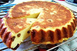 Raisin tvarohový dort