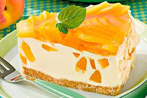 Cassola amb quallada de préssec i gelea