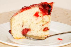 Tranche de Charlotte aux fraises