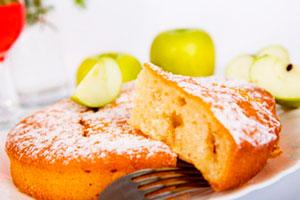 Charlotte cu stafide și nuci