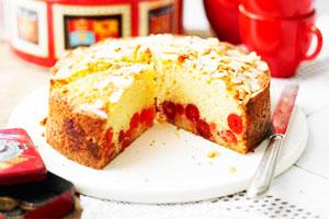 Charlotte na may mga kefir berry