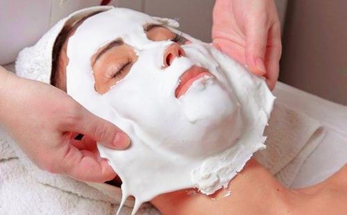 Ang frozen na maskara ay dapat na maingat na alisin.