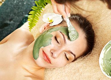 Green facial mask