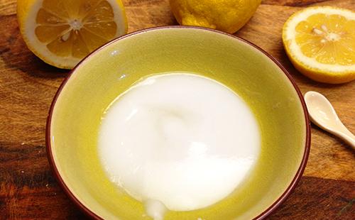 Ang pagdaragdag ng lemon ay makakatulong laban sa mga itim na tuldok