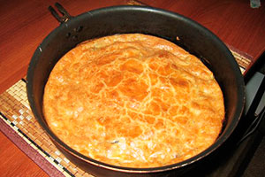 Charlotte clasică într-o tigaie