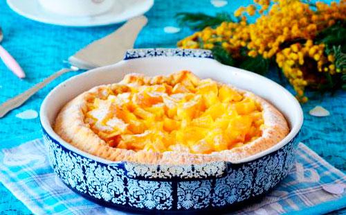 Recette de Charlotte avec des oranges, des pommes et des mandarines: combinaisons de remplissage