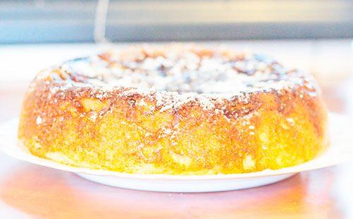 Charlotte pe un platou