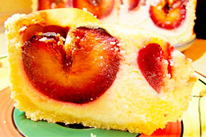 Charlotte med blommer