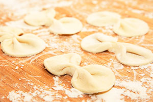 Ang isang simpleng recipe para sa kuwarta ng kefir