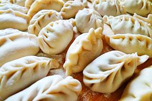 Hermosas albóndigas crudas