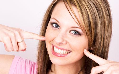 Fete arată pe obraji