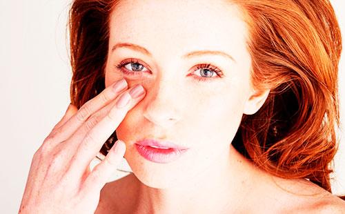 Pressionat sota els ulls