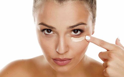 Frottis sous les yeux