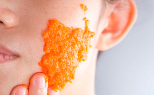 Carottes sur la joue