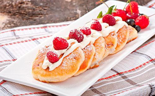 تشيز كيك على طبق