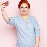 Selfie traviesa en azul