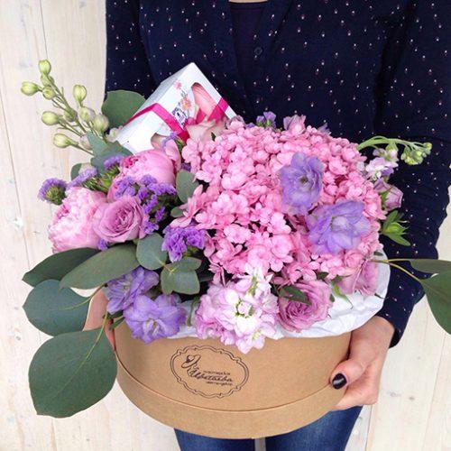 Fleurs roses diluées avec du bleu