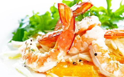 Langoustines dans une assiette