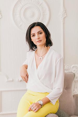 Portrait d'Olga en blanc