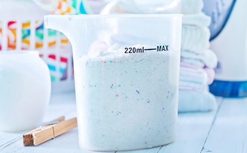 Pulbere în distribuitor