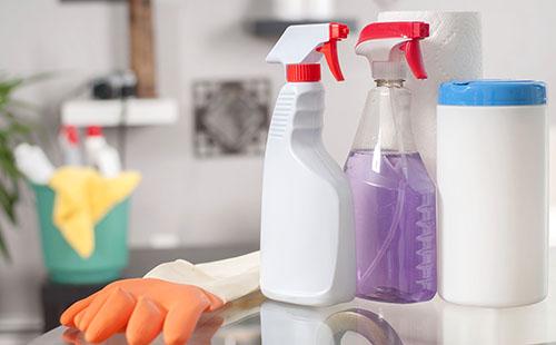 Produits de nettoyage et gants