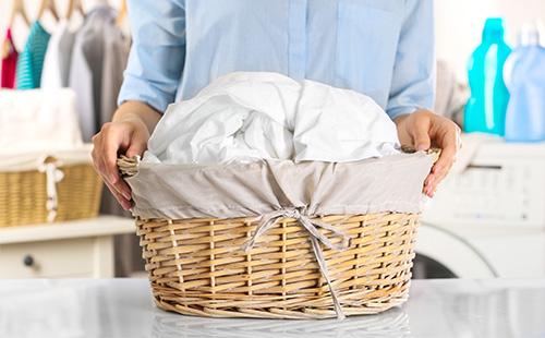Sepet içinde çamaşır
