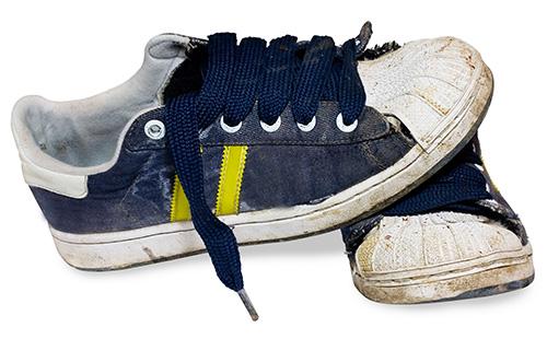 Schmutzige Turnschuhe