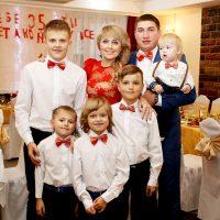 La famille souhaite à maman de bonnes vacances