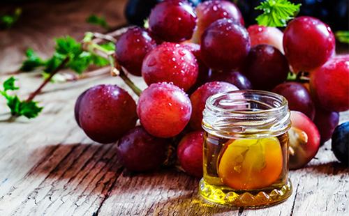 Blå druer og olie derfra