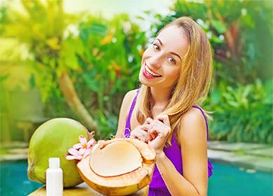 Fille de noix de coco