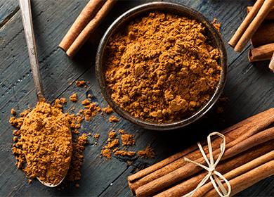 Cannelle et bâtonnets secs