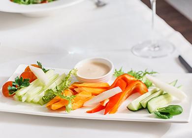 Salată de caprine în grădină