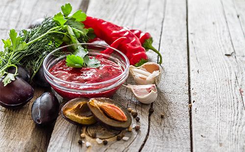 Ingrediente cu sos Tkemali