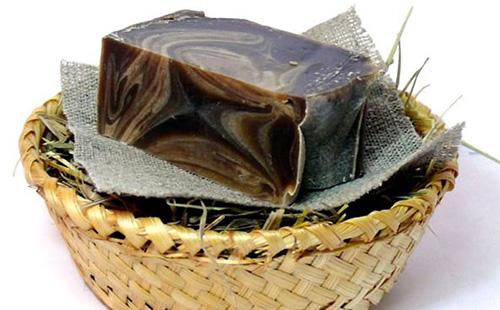 Pain de savon au goudron