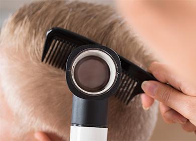 Examen del cuero cabelludo.