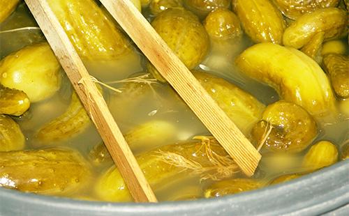 Castraveți în saramură