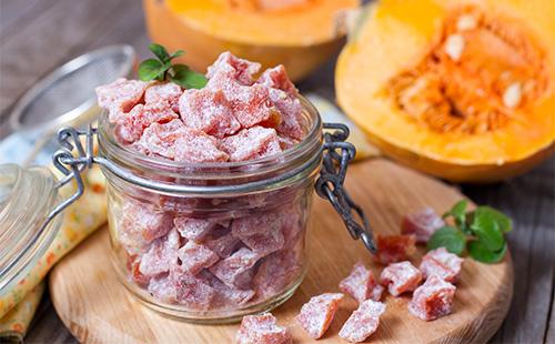 Buah-buahan yang direndam dalam serbuk