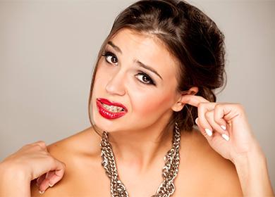 Problème d'oreille de femme