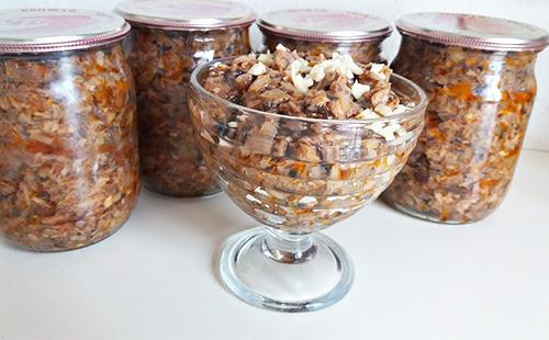 Pilzkaviar in einem Glas